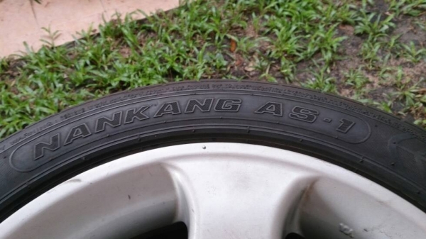 ยาง Nankang AS1 235/50/18 ปี11 ยาง Nankang AS1 235/50/18 ปี11