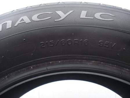 ขายยาง michalin 215-60-16 ปี 12   1 คู่ดอกหนาๆ