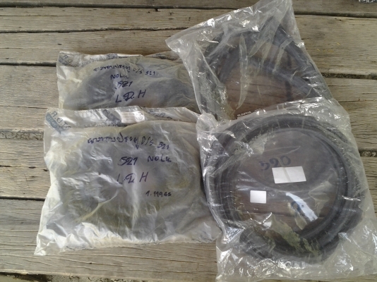 JOECLASSIC...ขายยางกระจกหน้าดัทสัน 520 521..500..ยางกระจกหลัง520 521..400..ยางขอบปรุะตู520 521  ซ้าย และ  ขวา เส้นละ 500 สนใจสอบฤามไดด้ราคานี้พร้อมจัดส่ง..