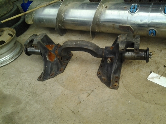 ขายด่วนแท่นเพลาโบกี้ HINO FM สิบล้อ2 เพลาพร้อมแหน ถูกๆครับ (ทีมงานรถคุณภาพ)