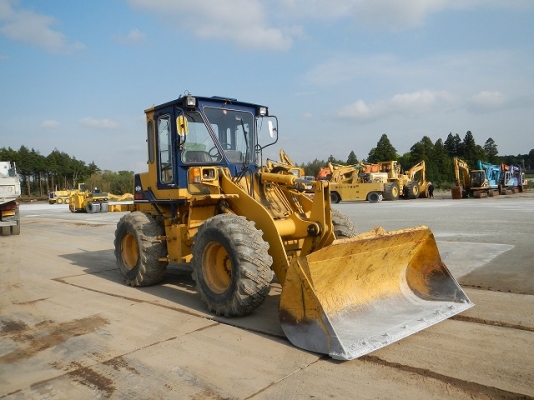 WA100-1-31123( รถจอดที่CSนวนครแล้วครับ)