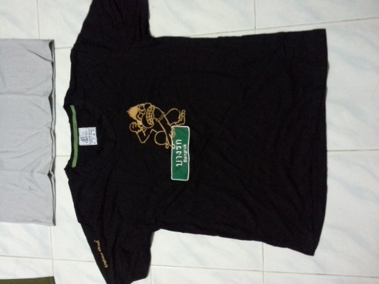 ขายเสื้อถ้าเหมาหมดตัวละ 39 บาท