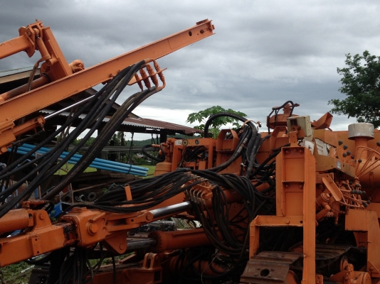 รถเจาะไฮดรอลิคเครื่องด้อยซ์ขขายตามสภาพ