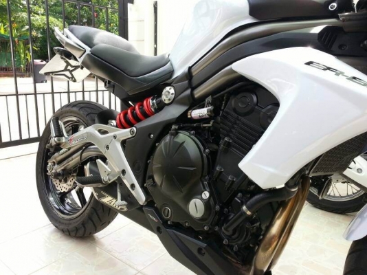 Kawasaki er-6n สีขาว