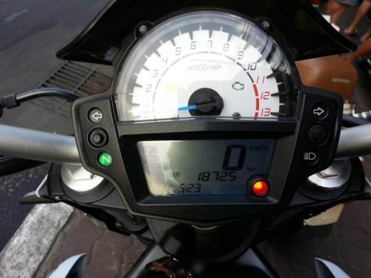 Kawasaki er-6n สีขาว