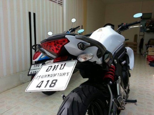 Kawasaki er-6n สีขาว
