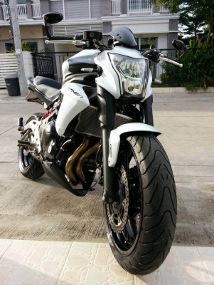 Kawasaki er-6n สีขาว