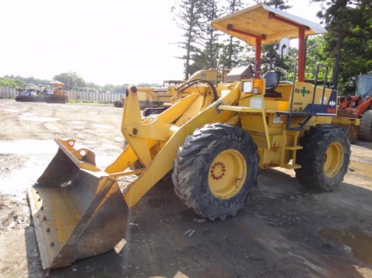 รถตักล้อยาง  WA100-1-32673  แขนยาว สภาพสวย รถนอกจากญี่ปุ่น  กำลังเดินทางเข้าไทย  จะถึง C.S. Motor ประมาณสิ้นเดือน มิ.ย. นี้  โทร.081-373-0559