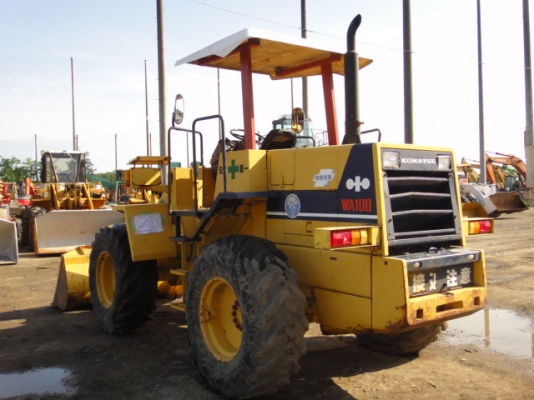 รถตักล้อยาง  WA100-1-32673  แขนยาว สภาพสวย รถนอกจากญี่ปุ่น  กำลังเดินทางเข้าไทย  จะถึง C.S. Motor ประมาณสิ้นเดือน มิ.ย. นี้  โทร.081-373-0559