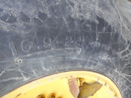 รถตักล้อยาง  WA100-1-32673  แขนยาว สภาพสวย รถนอกจากญี่ปุ่น  กำลังเดินทางเข้าไทย  จะถึง C.S. Motor ประมาณสิ้นเดือน มิ.ย. นี้  โทร.081-373-0559