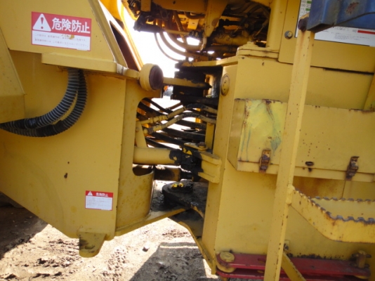 รถตักล้อยาง  WA100-1-32673  แขนยาว สภาพสวย รถนอกจากญี่ปุ่น  กำลังเดินทางเข้าไทย  จะถึง C.S. Motor ประมาณสิ้นเดือน มิ.ย. นี้  โทร.081-373-0559