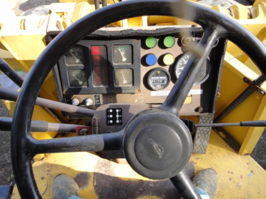 รถตักล้อยาง  WA100-1-32673  แขนยาว สภาพสวย รถนอกจากญี่ปุ่น  กำลังเดินทางเข้าไทย  จะถึง C.S. Motor ประมาณสิ้นเดือน มิ.ย. นี้  โทร.081-373-0559