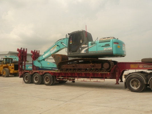 ขาย Kobelco SK200-8, S/n. YN12-T3933 สภาพสวยมาก