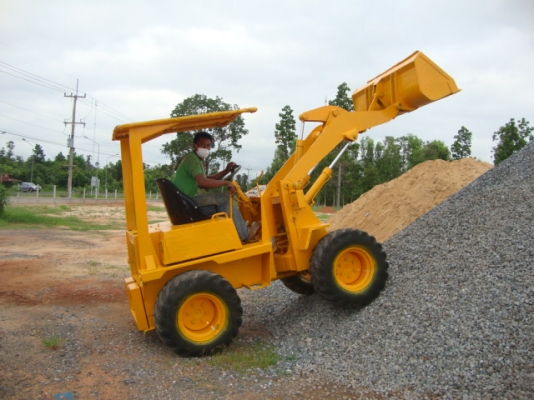 ขายรถตัก TCM รุ่น 808 A