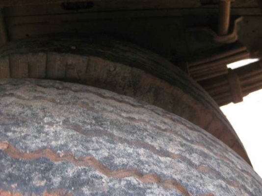 ISUZU  NPR 115 แรง จดทะเบียนปี 2547 เครื่อง 4BD1 หน้า F เฟืองหลัง F ยาง 285 เสริมแหนบ