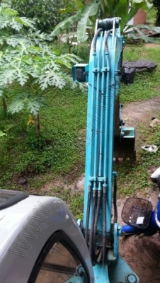 รถแบคโฮ ยี่ห้อ KOBELCO รุ่น COUPE 045 มีใบมีดดันหน้า