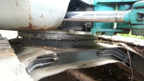 รถแบคโฮ ยี่ห้อ KOBELCO รุ่น COUPE 045 มีใบมีดดันหน้า