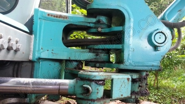 รถแบคโฮ ยี่ห้อ KOBELCO รุ่น COUPE 045 มีใบมีดดันหน้า