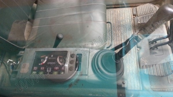 รถแบคโฮ ยี่ห้อ KOBELCO รุ่น COUPE 045 มีใบมีดดันหน้า