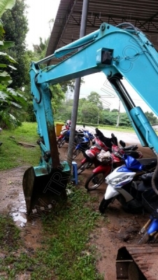 รถแบคโฮ ยี่ห้อ KOBELCO รุ่น COUPE 045 มีใบมีดดันหน้า