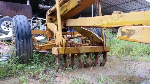 รถเกรดยี่ห้อมิตซู รุ่น 46F รถเกรดยี่ห้อมิตซู รุ่น 46F