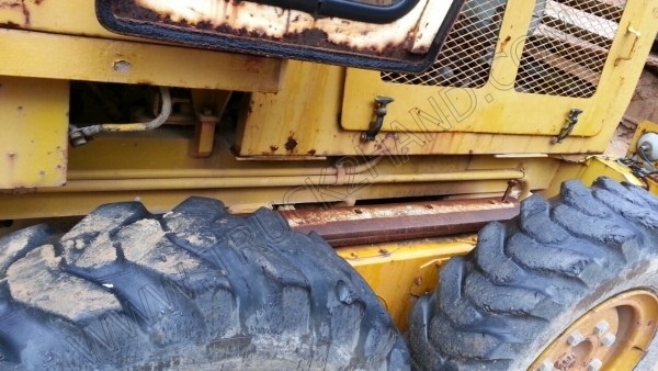 รถเกรดยี่ห้อมิตซู รุ่น 46F รถเกรดยี่ห้อมิตซู รุ่น 46F