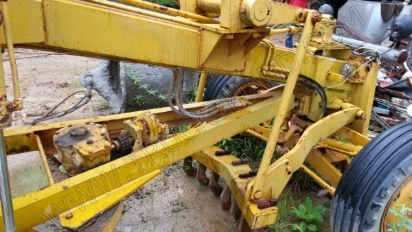 รถเกรดยี่ห้อมิตซู รุ่น 46F รถเกรดยี่ห้อมิตซู รุ่น 46F