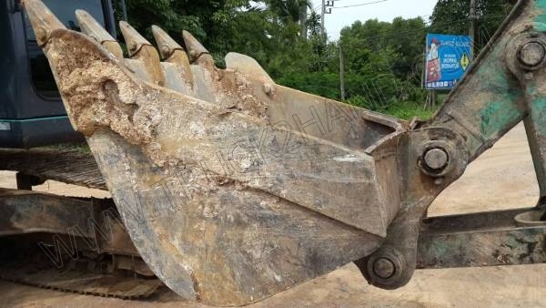 รถแบคโฮ KOBELCO รุ่น SK200-8 YN12 รถแบคโฮ KOBELCO รุ่น SK200-8 YN12