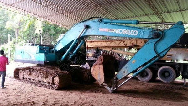 รถแบคโฮ KOBELCO รุ่น SK200-8 YN12 รถแบคโฮ KOBELCO รุ่น SK200-8 YN12