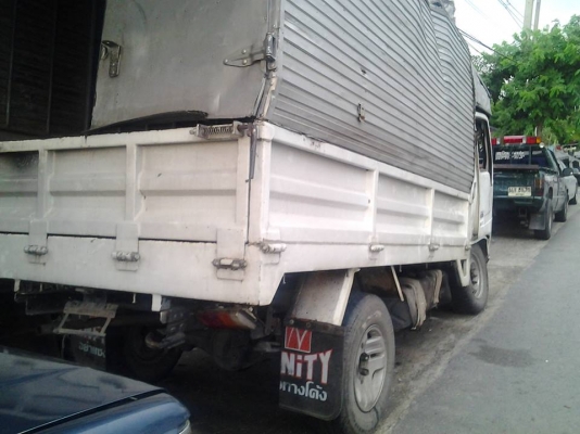 ขายซาก Nissan Atlas เครื่องTD27 พวงมาลัยเพาเวอร์ เครื่องเกรียไม่เป็นไร