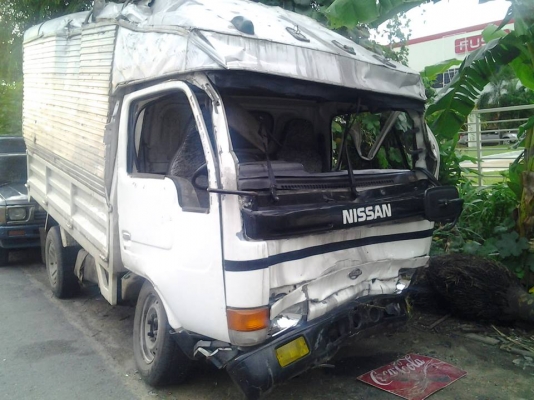 ขายซาก Nissan Atlas เครื่องTD27 พวงมาลัยเพาเวอร์ เครื่องเกรียไม่เป็นไร