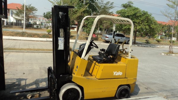 ขายฟอร์คลิฟท์ แก๊ส 1.5 ตัน เสา 3 ตอน ยกสูง 4.5 เมตร 081-3535-948