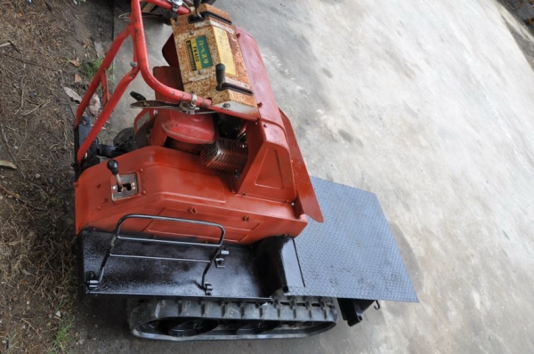 ขายรถบรรทุก ตีนตะขาบMITSUBISHI อเนคประสงค์ (แทรคสวยกริ๊บ) มีเกียร์ ขายถูก16,000 บาทเท่านั้น!!