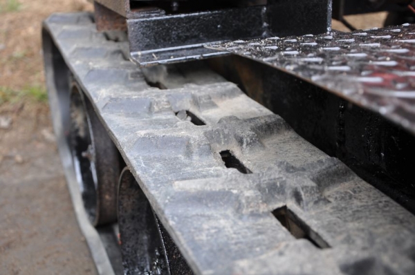 ขายรถบรรทุก ตีนตะขาบMITSUBISHI อเนคประสงค์ (แทรคสวยกริ๊บ) มีเกียร์ ขายถูก16,000 บาทเท่านั้น!!