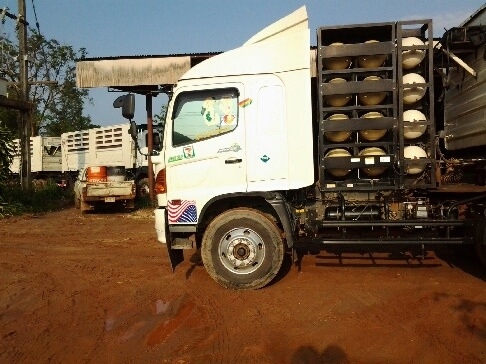 รถหัวลาก ฮีโน่ngv  12 ถัง ราคา  2500000