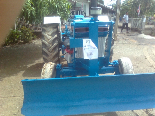 ขาย FORD 6600 เสื้อลาย พร้อมอุปกรณ์ สภาพรถสวย