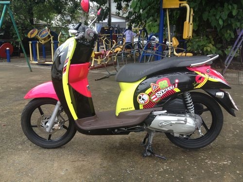 HONDA SCOOPY I รถปี2012วิ่ง4XXXโลลายVIVID GIRLล้อแม็กซ์สวยกริ้บพร้อมใช้ HONDA SCOOPY I รถปี2012วิ่ง4XXXโลลายVIVID GIRLล้อแม็กซ์สวยกริ้บพร้อมใช้