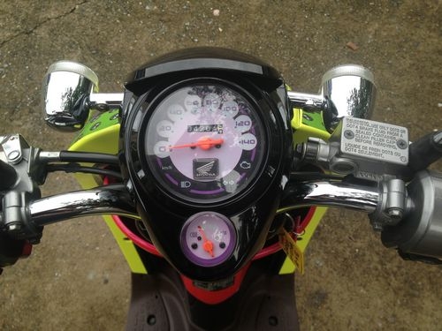 HONDA SCOOPY I รถปี2012วิ่ง4XXXโลลายVIVID GIRLล้อแม็กซ์สวยกริ้บพร้อมใช้