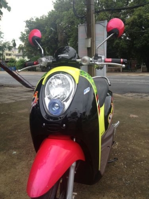HONDA SCOOPY I รถปี2012วิ่ง4XXXโลลายVIVID GIRLล้อแม็กซ์สวยกริ้บพร้อมใช้