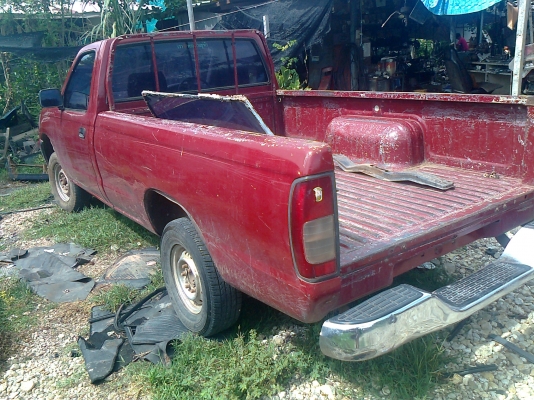 ขายโครงบิ๊กเอ็มฟอร์นเทียร์ปี99สีแดง ทุหอย่างให้ครบ ขาดเครื่องเกียร์ ฝาท้าย ขายให้ไปทำอะไหล่ เดิมๆบางๆทะเบียนขายแล้วเหลือแต่โครงตามรูป