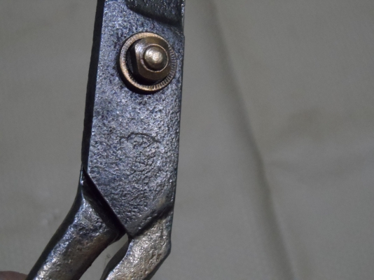 กรรไกร ตราผีเสื้อหมุดทองเหลือง