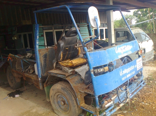 ขายคัสซีใหญ่รถบันทุกสี่ล้อกลางisuzuขายเหมาพร้อมเครื่องเกียร์ รถขี่ได้จอดนาน ทะเบียนไม่มี เหมาะคนเอาไปไว้ทำอะหลั่ย