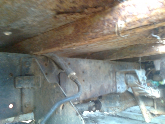 ขายคัสซีใหญ่รถบันทุกสี่ล้อกลางisuzuขายเหมาพร้อมเครื่องเกียร์ รถขี่ได้จอดนาน ทะเบียนไม่มี เหมาะคนเอาไปไว้ทำอะหลั่ย