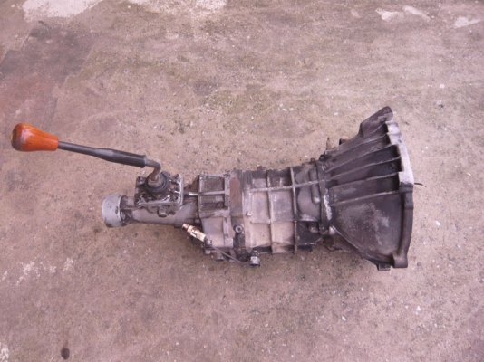 ขายเกียร์ธรรมดา 5 สปีดใส่เครื่อง 2L