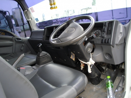 ขายรถอีซูซุ 6ล้อ NPR 130แรงม้า CNG (โรงงาน)4.9ม.ตู้แห้ง3บาน