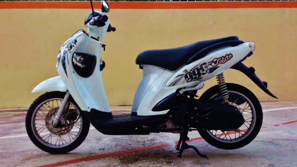 (หัวฉีด) Jelato999 2012 ขาวดำ ขายถูกๆ ต่อรองได้เป็นพันครับ