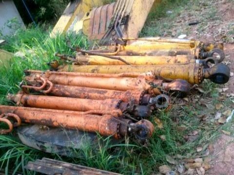 ขายกระบอกไฮโดรลิค Hitachi , KOBELCO