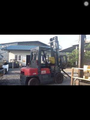 ขายถูก รถฟอร์คลิฟต์ nissan 2.5 ตัน เสา4เมตร หิ๊งหน้า