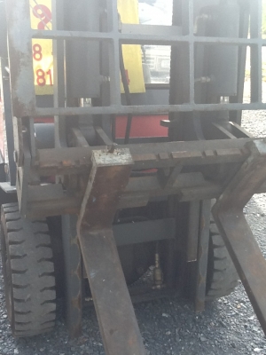 ขายถูก รถฟอร์คลิฟต์ nissan 2.5 ตัน เสา4เมตร หิ๊งหน้า