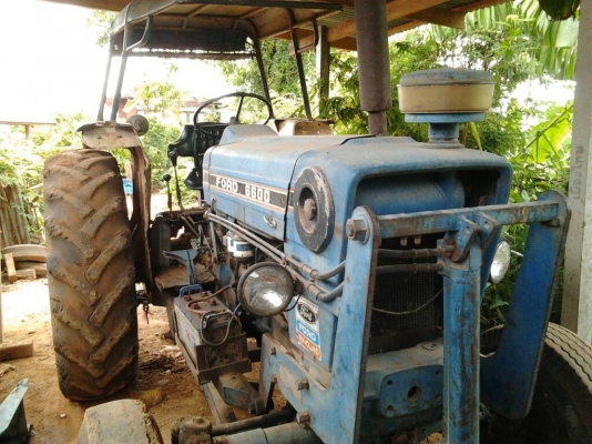 FORD 77 เครื่อง T1 อุปกรณ์ครบครัน มีใบมีดดันหน้า ผานพรวนดิน 3 ผานพรวนดิน 7 และหางโรยขี้ไก่ สภาพดีทุกชิ้นพร้อมใช้งาน เครื่องแน่นแรงดีแห้งดีทั้งคันไม่มีแตกซึ่ม ช่วงล่างยางสภาพดี 60\% พร้อมทำงานได้เลย เอกสารเล่มทะเบียนครบ ราคาต่อรองได้ครับ